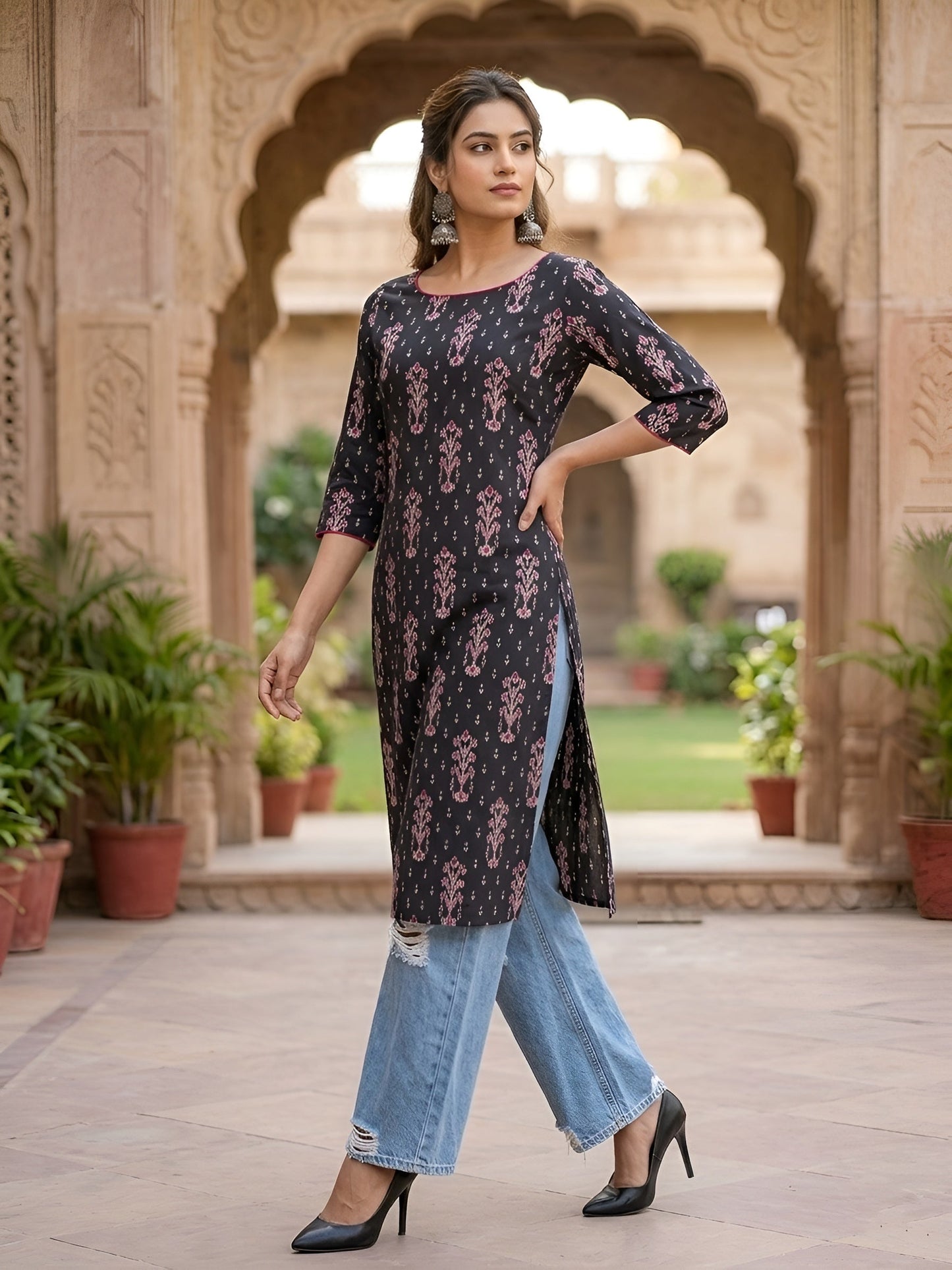 Printed Straight Kurta with Three Quarter Sleeves