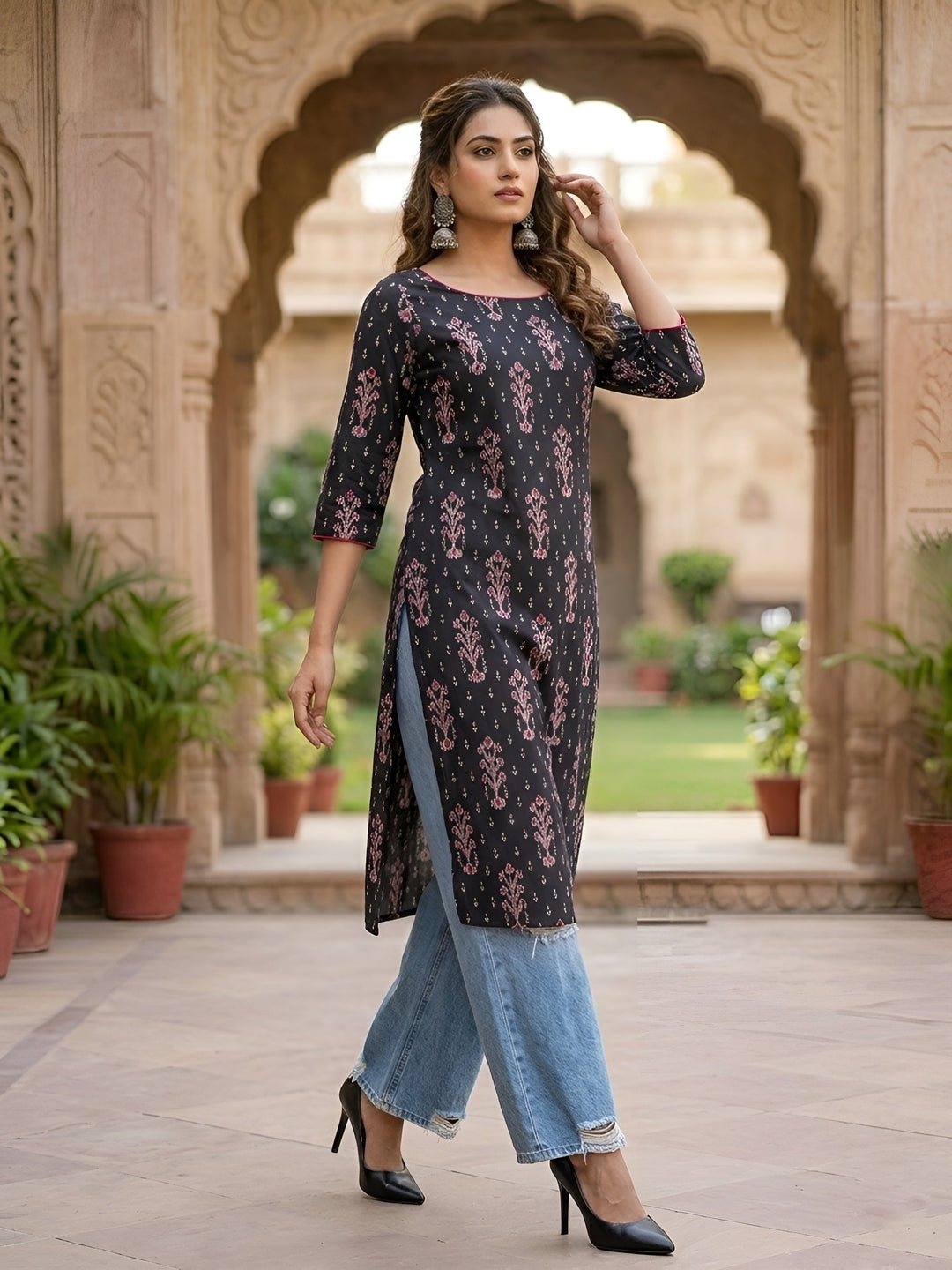 Printed Straight Kurta with Three Quarter Sleeves