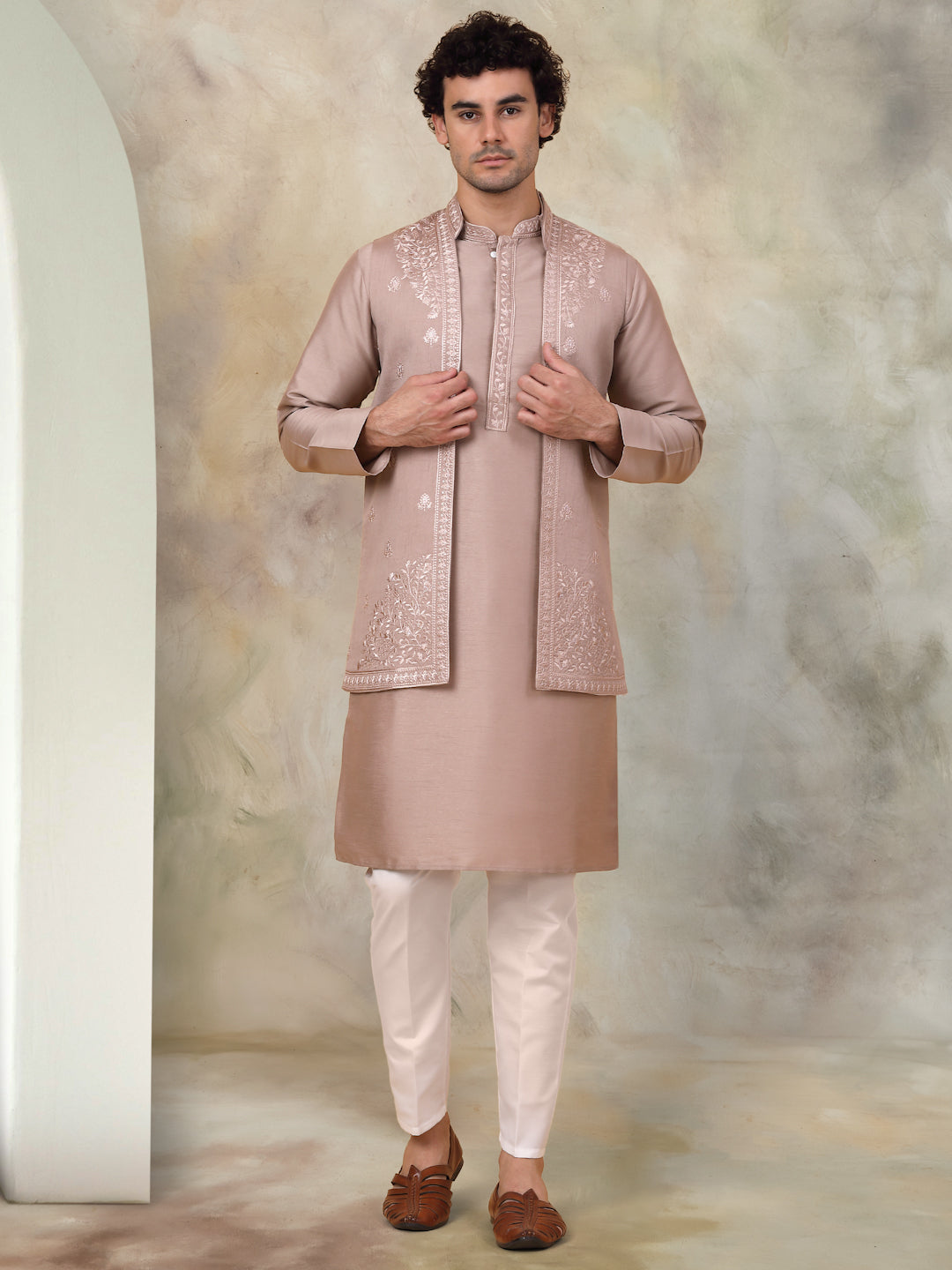Men'S Embroidered Waistcoat And Kurta Pyjama.