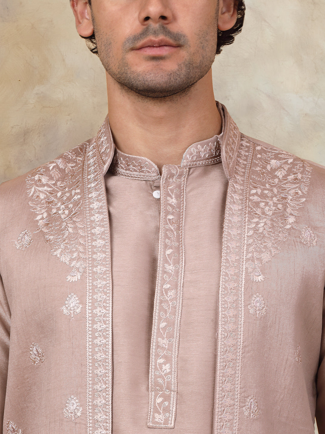 Men'S Embroidered Waistcoat And Kurta Pyjama.