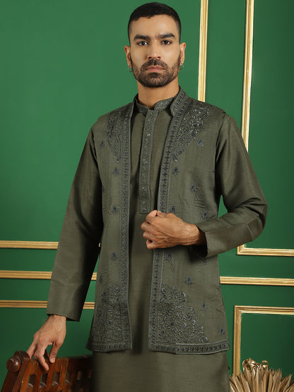 Men'S Embroidered Waistcoat And Kurta Pyjama.