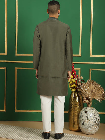 Men'S Embroidered Waistcoat And Kurta Pyjama.