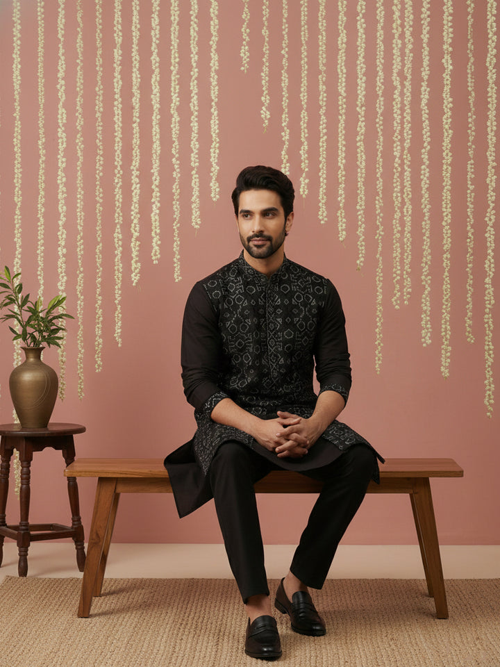 Ethnic Kurta Pyjama Set In Luxurious Silk Blend