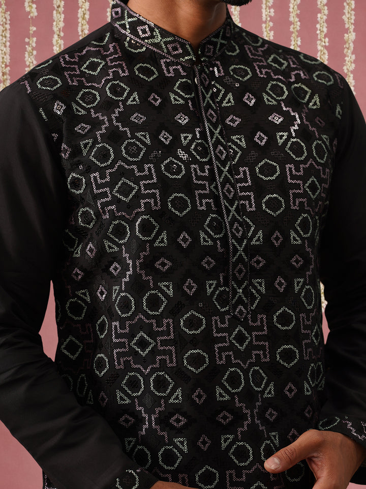 Ethnic Kurta Pyjama Set In Luxurious Silk Blend