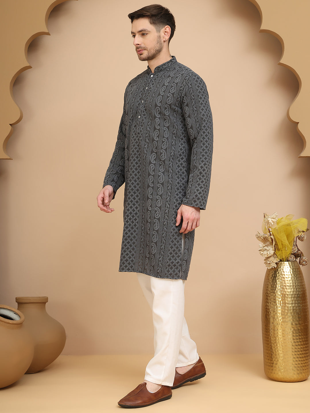 Men'S Embroidered Kurta Pyjama Set
