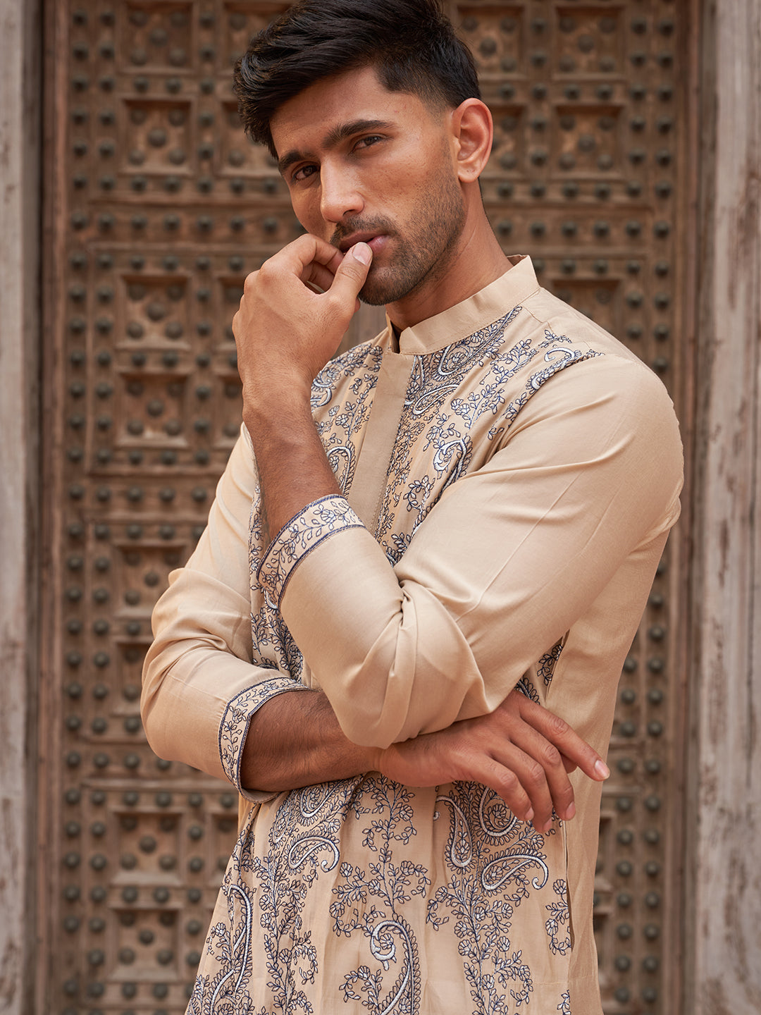 Embroidered &amp; Sequins Kurta Set For Men
