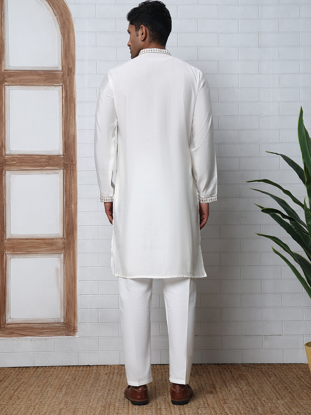 Traditional Embroidered Kurta For Men