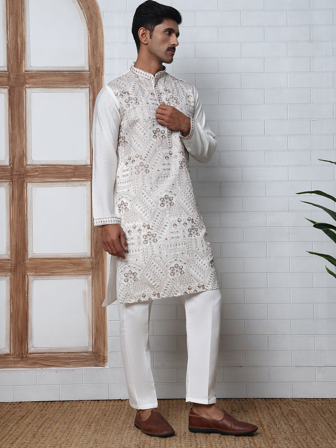 Traditional Embroidered Kurta For Men