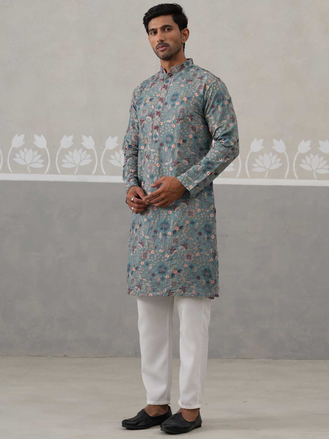 Embroidered Kurta Set For Men