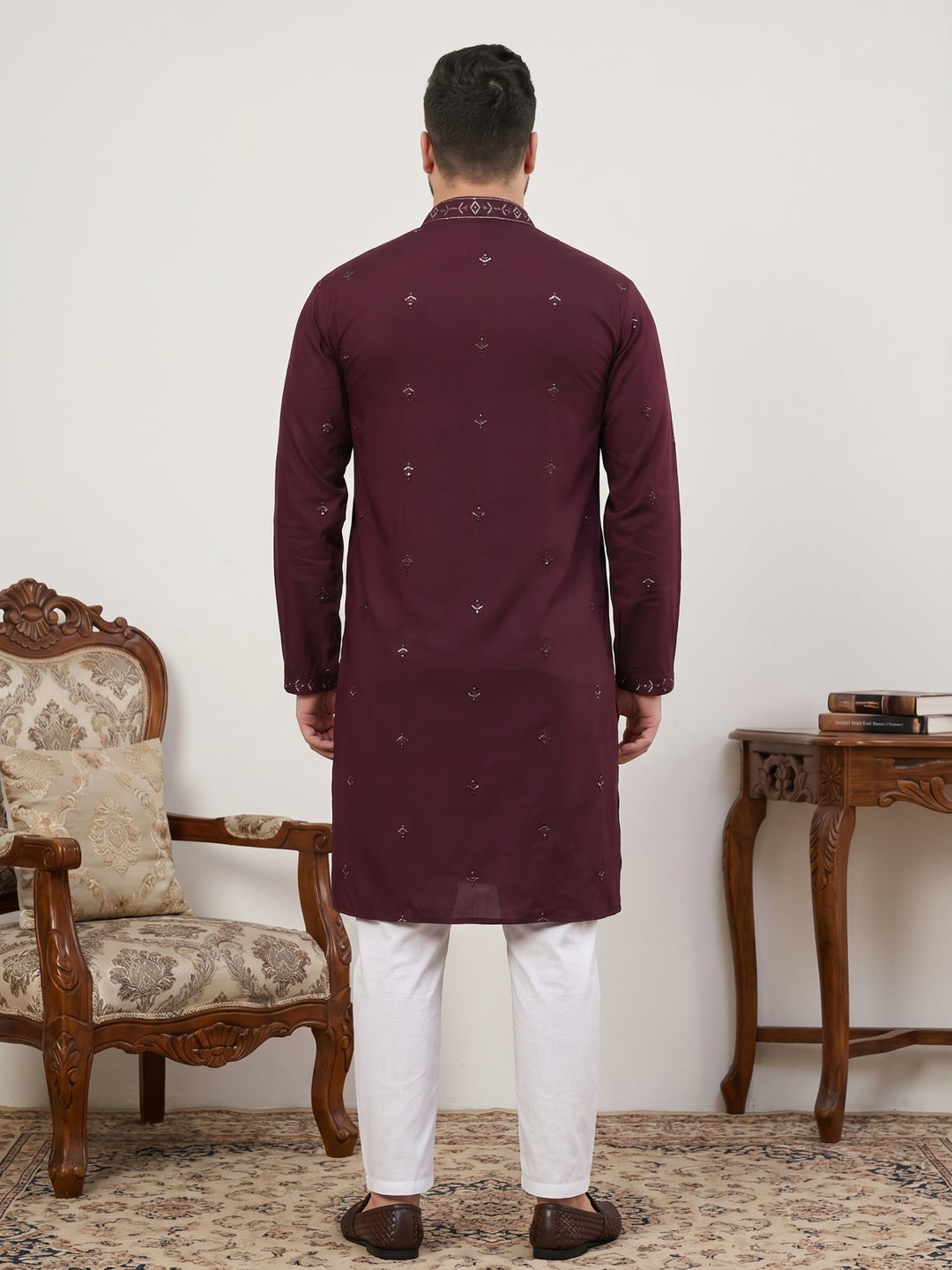 Silk Blend Embroidered Kurta Pyjama With Dupatta