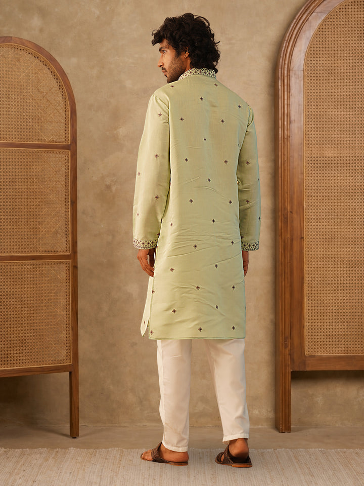 Men’S Silk Blend Embroidered Kurta Pyjama Set