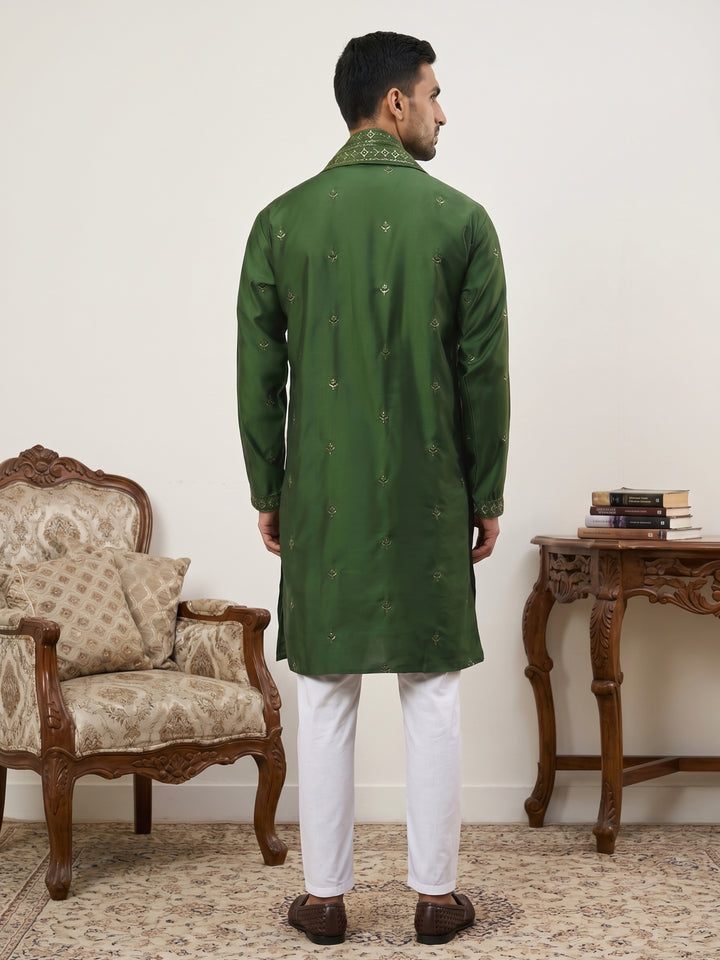 Silk Blend Embroidered Kurta Pyjama With Dupatta