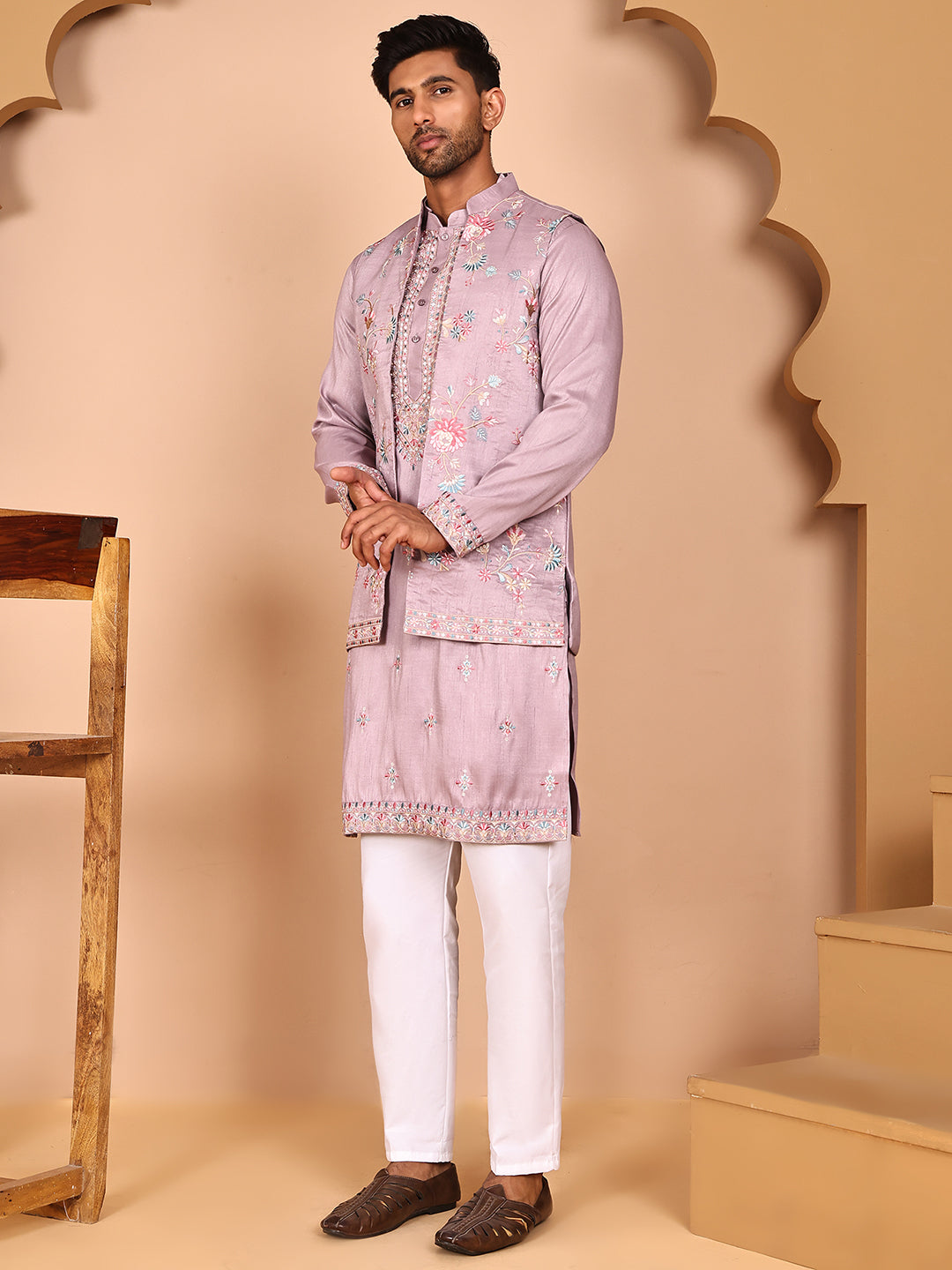 Ethnic Kurta Set With Embroidery Jacket