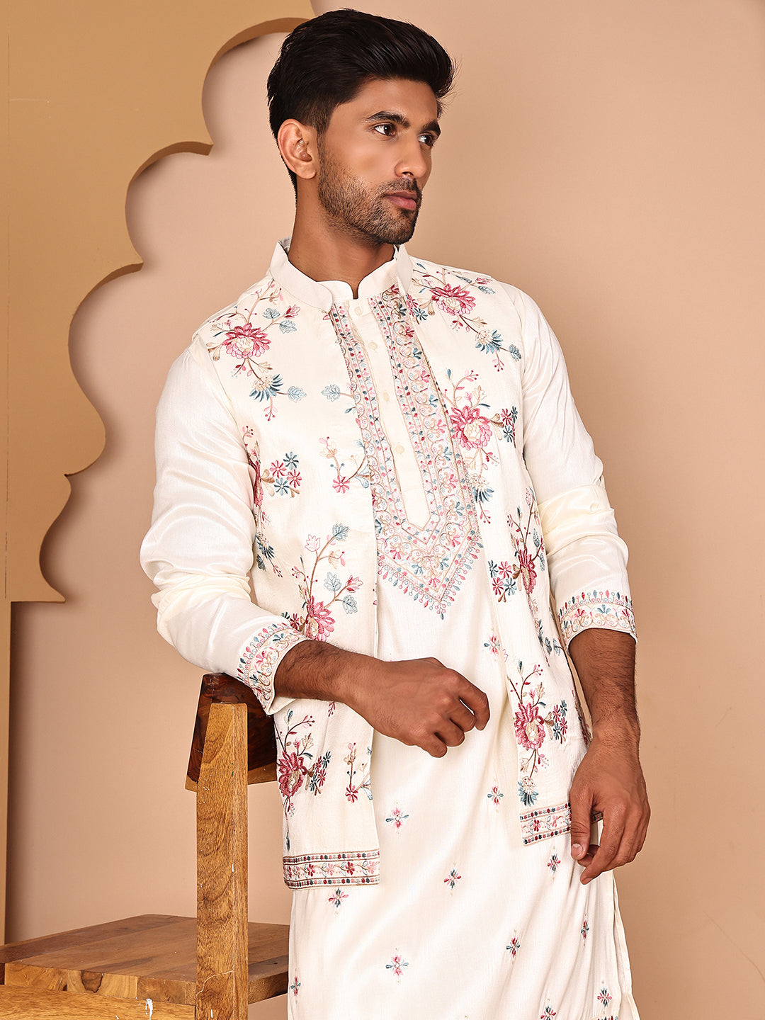 Ethnic Kurta Set With Embroidery Jacket