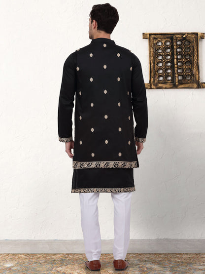 Men'S Embroidered Waistcoat And Kurta Pyjama.