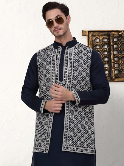 Men'S Embroidered Waistcoat And Kurta Pyjama.
