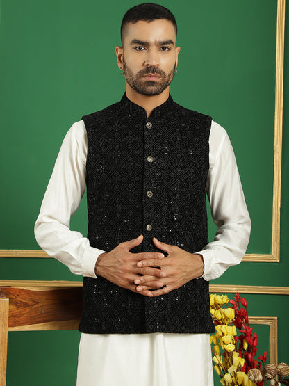 Men'S Velvet Nehru Jacket With Solid Kurta Pyjama.