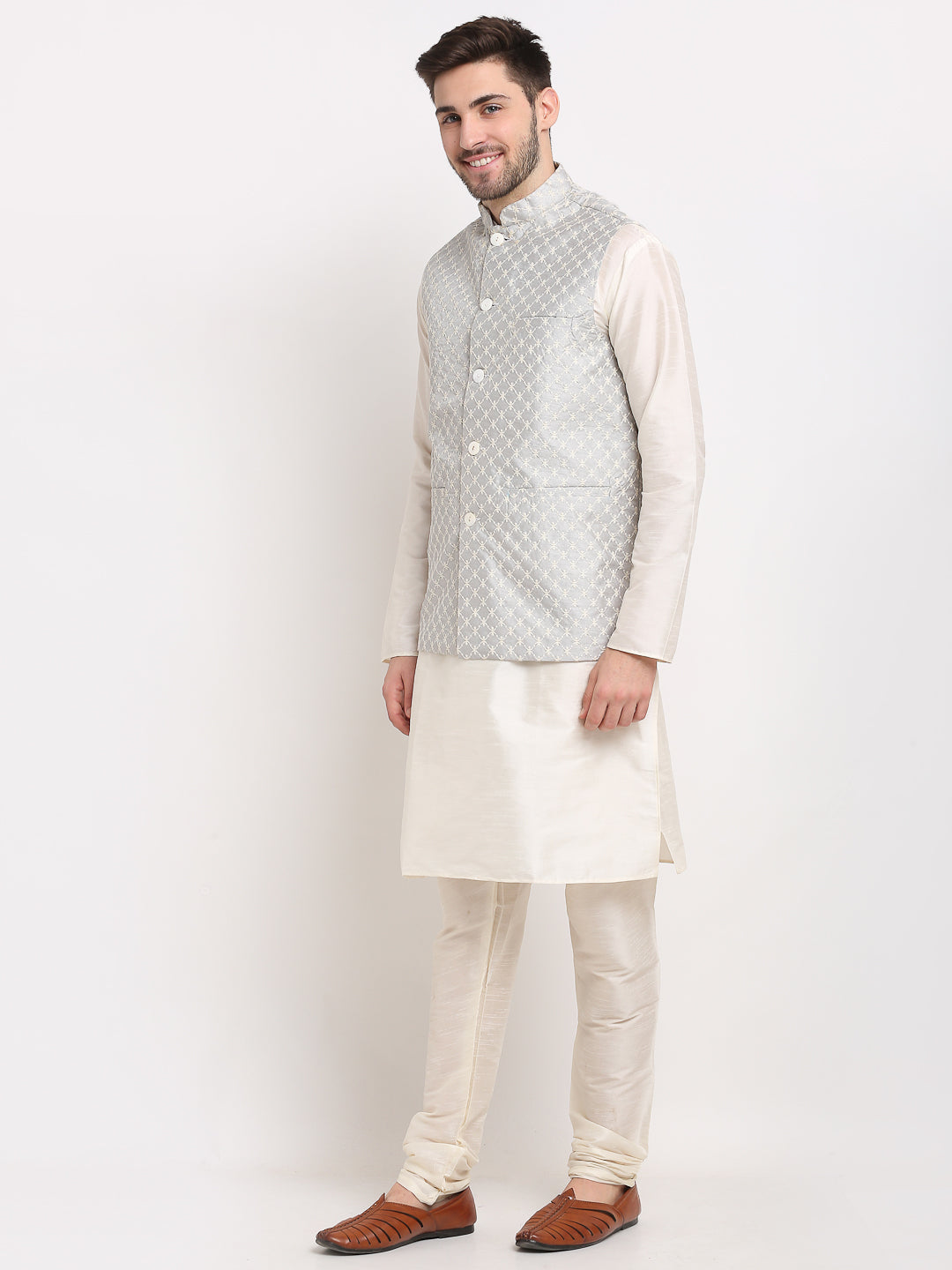 Men Embroidered Nehru Jacket &amp; Kurta Pyjama