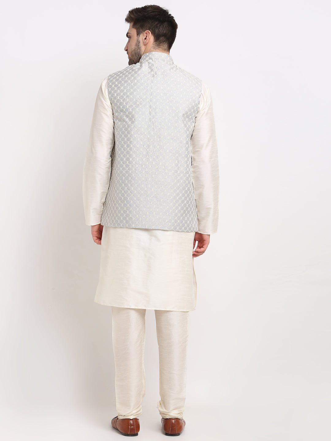 Men Embroidered Nehru Jacket &amp; Kurta Pyjama