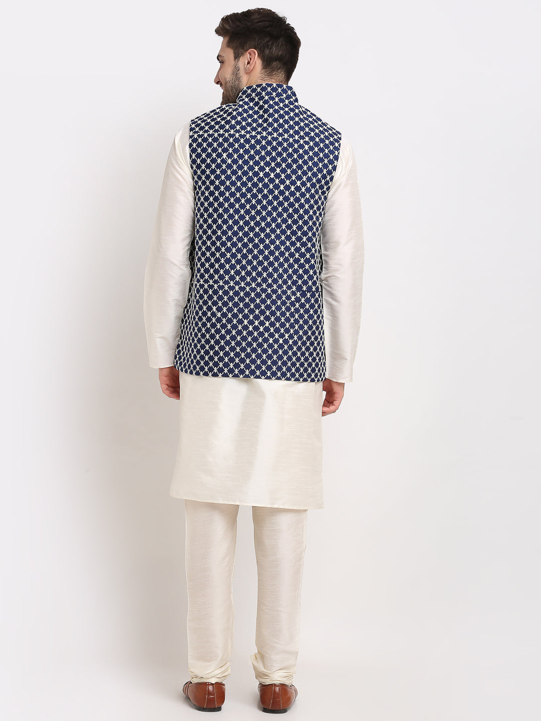 Men Embroidered Nehru Jacket &amp; Kurta Pyjama
