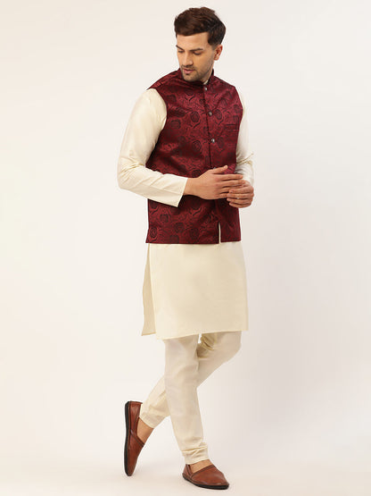 Men'S Solid Kurta Pyjama With Floral Embroidered Nehru Jacket