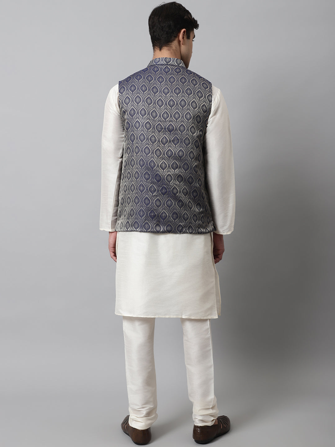 Men Off White Solid Kurta Pyjama With Navy Blue Woven Design Nehru Jacket