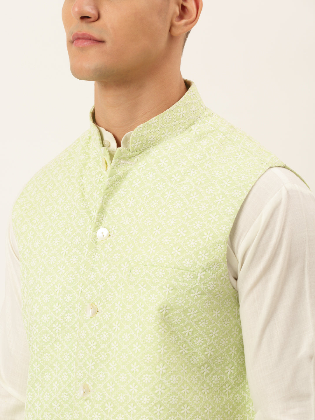 Men White Cotton Blend Kurta With Pyjamas &amp; Embroidered Nehru Jacket