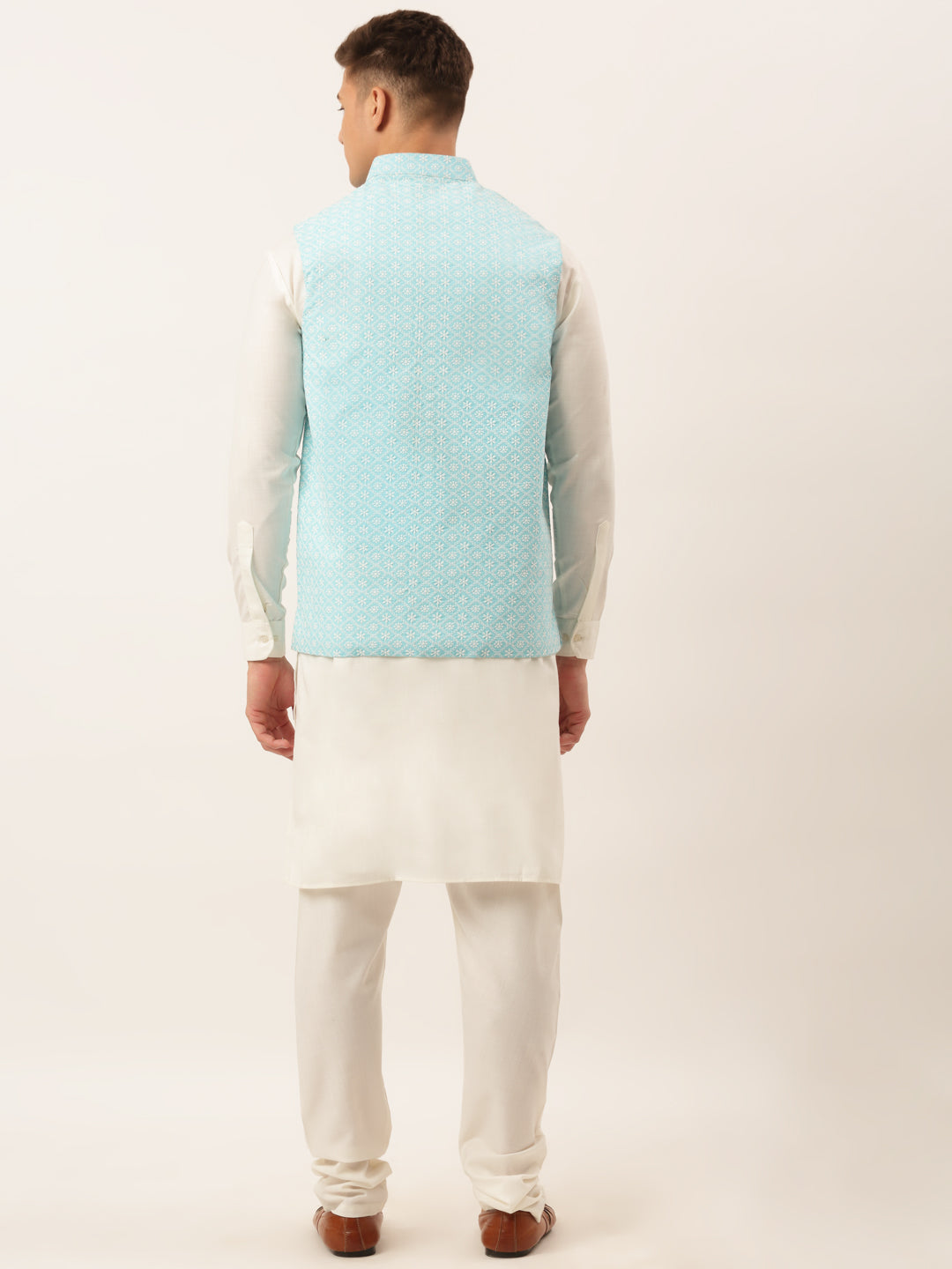 Men White Cotton Blend Kurta With Pyjamas &amp; Embroidered Nehru Jacket