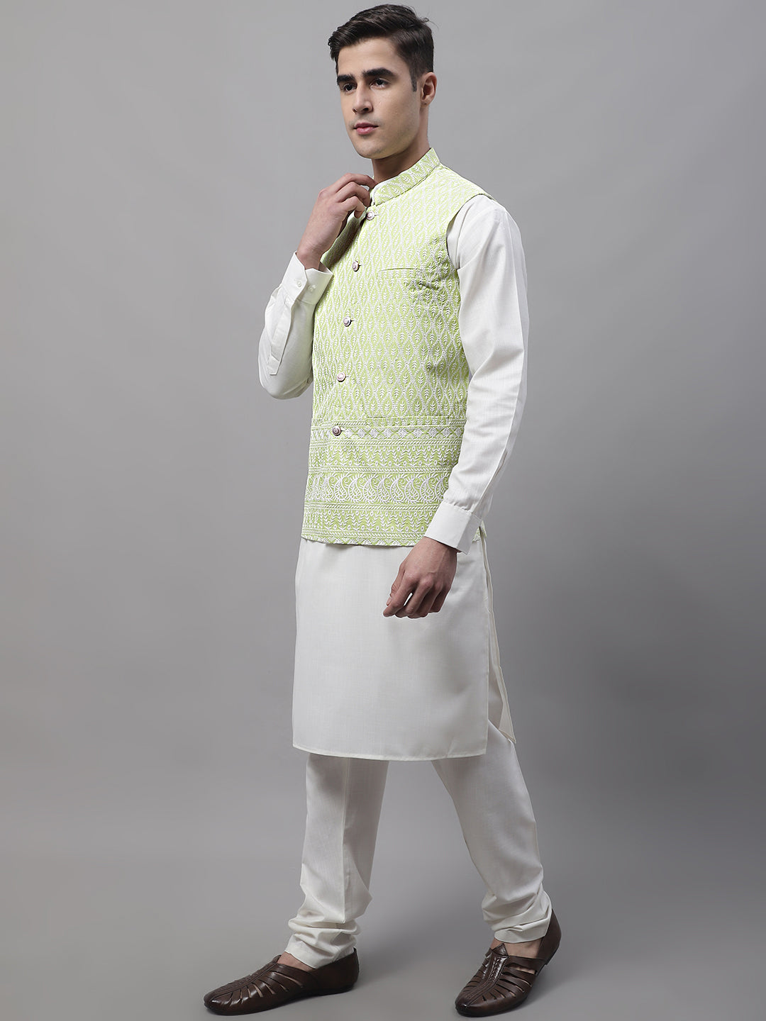Men Off-White Solid Kurta Pyjama With  Green Embroidered Nehru Jacket