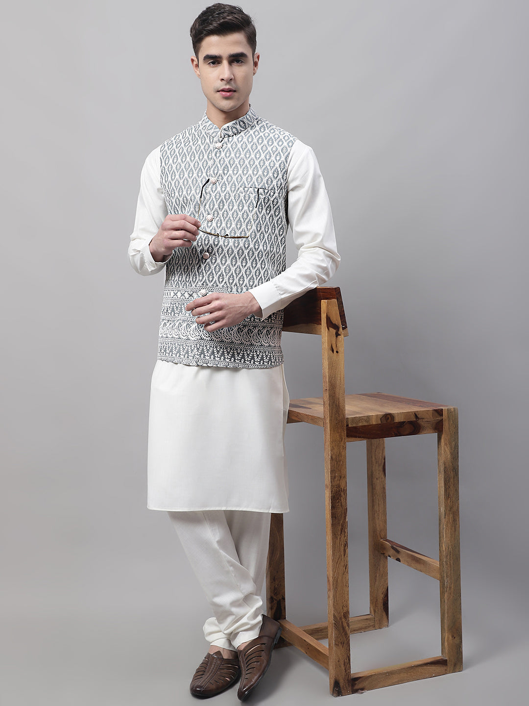 Men Off-White Solid Kurta Pyjama With  Grey Embroidered Nehru Jacket