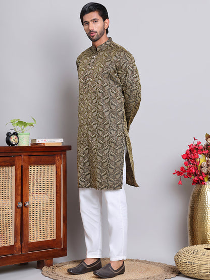 Men Black Silk Blend Straight Kurta Pyjama Set