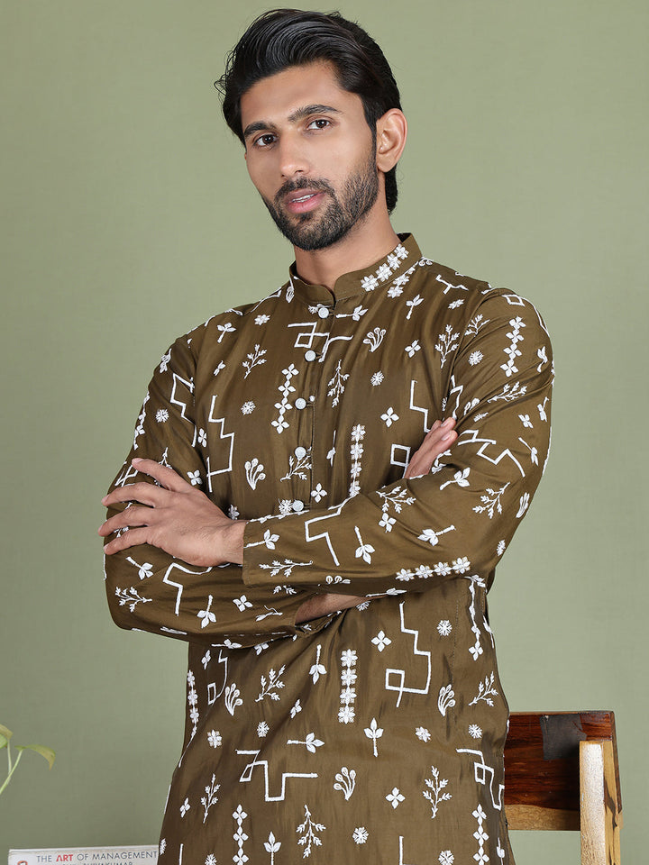 Embroidered Silk Blend Straight Kurta Pyjama.