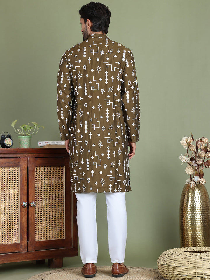 Embroidered Silk Blend Straight Kurta Pyjama.