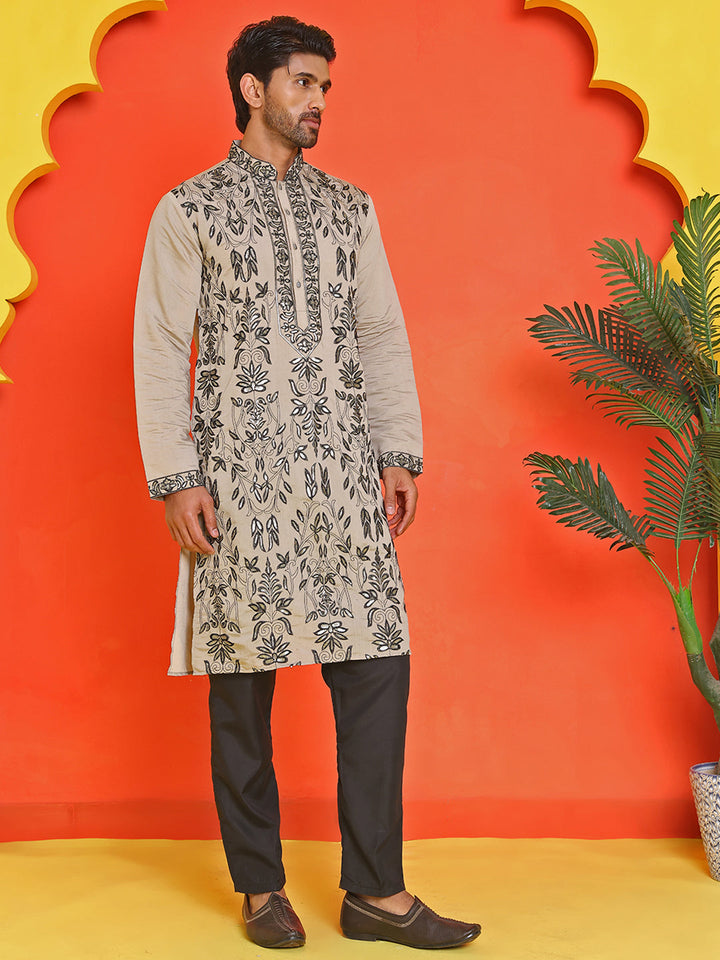 Embroidered &amp; Sequins Kurta Set For Men
