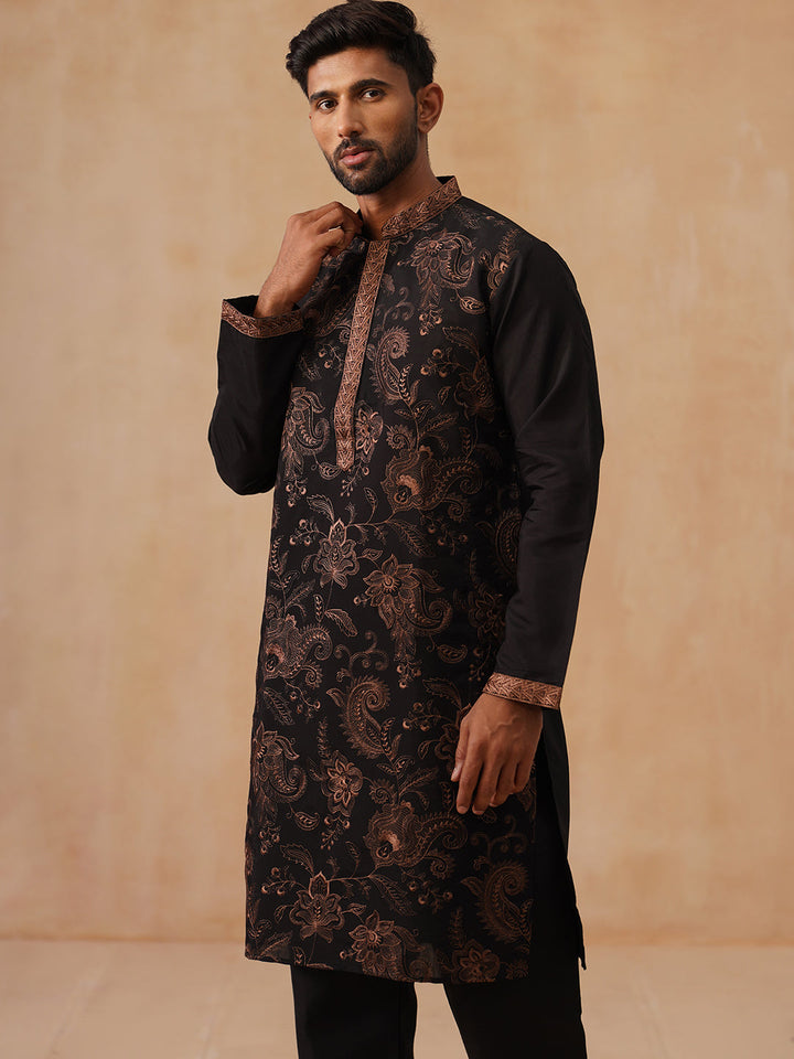 Traditional Embroidered Kurta For Men