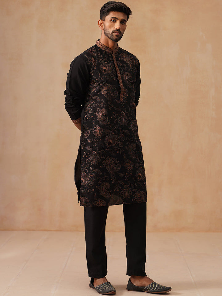 Traditional Embroidered Kurta For Men