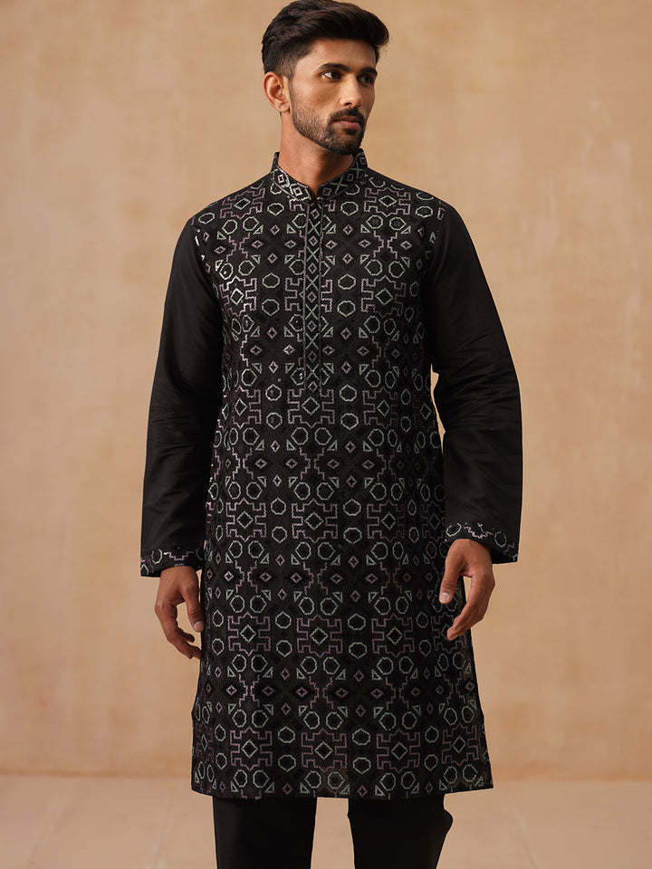 Ethnic Kurta Pyjama Set In Luxurious Silk Blend