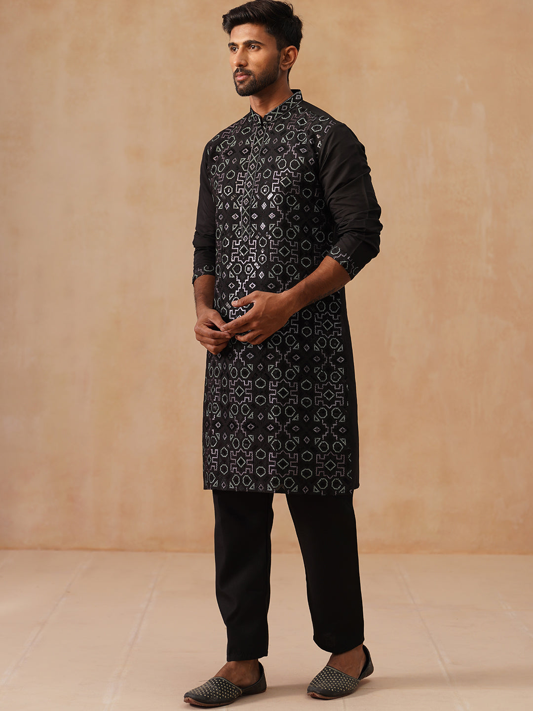 Ethnic Kurta Pyjama Set In Luxurious Silk Blend