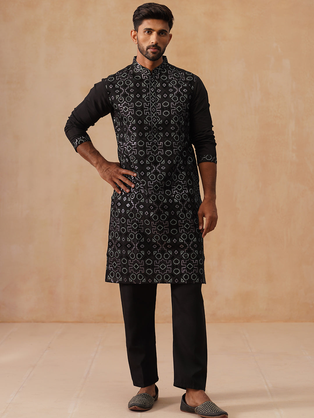 Ethnic Kurta Pyjama Set In Luxurious Silk Blend