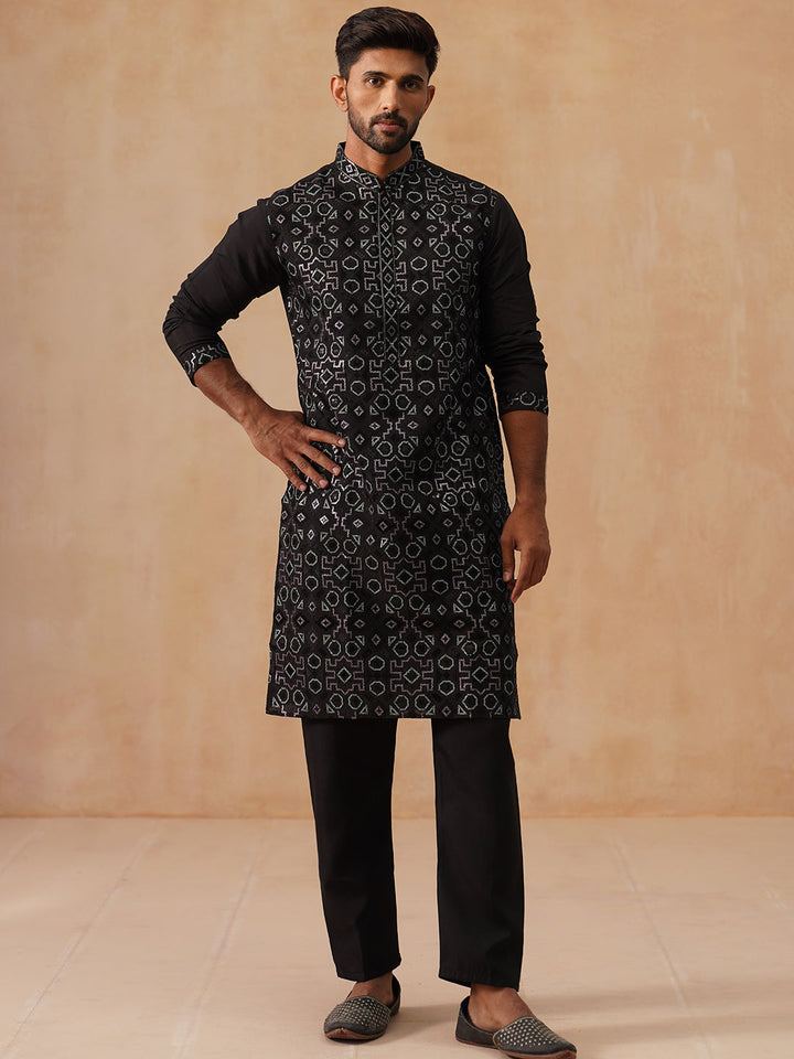 Ethnic Kurta Pyjama Set In Luxurious Silk Blend