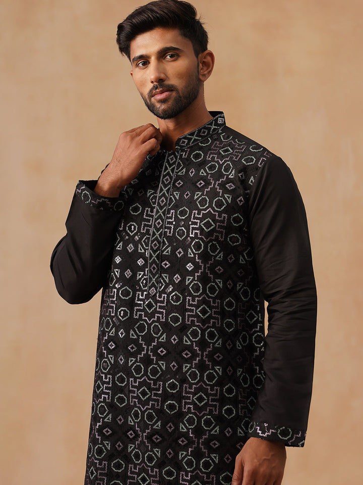 Ethnic Kurta Pyjama Set In Luxurious Silk Blend