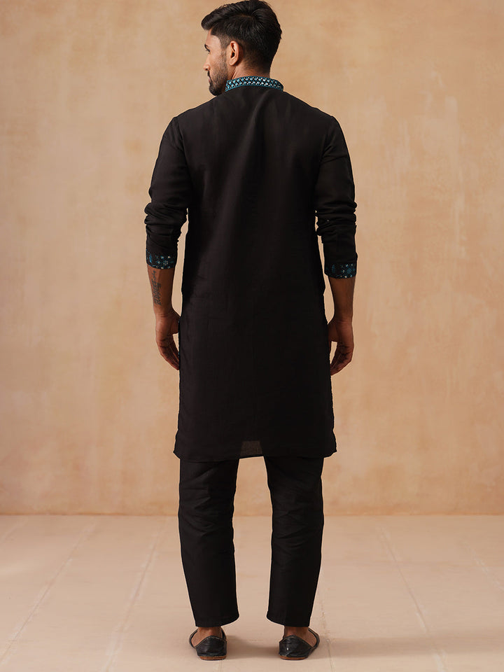 Men’S Silk Blend Embroidered Kurta Pyjama Set