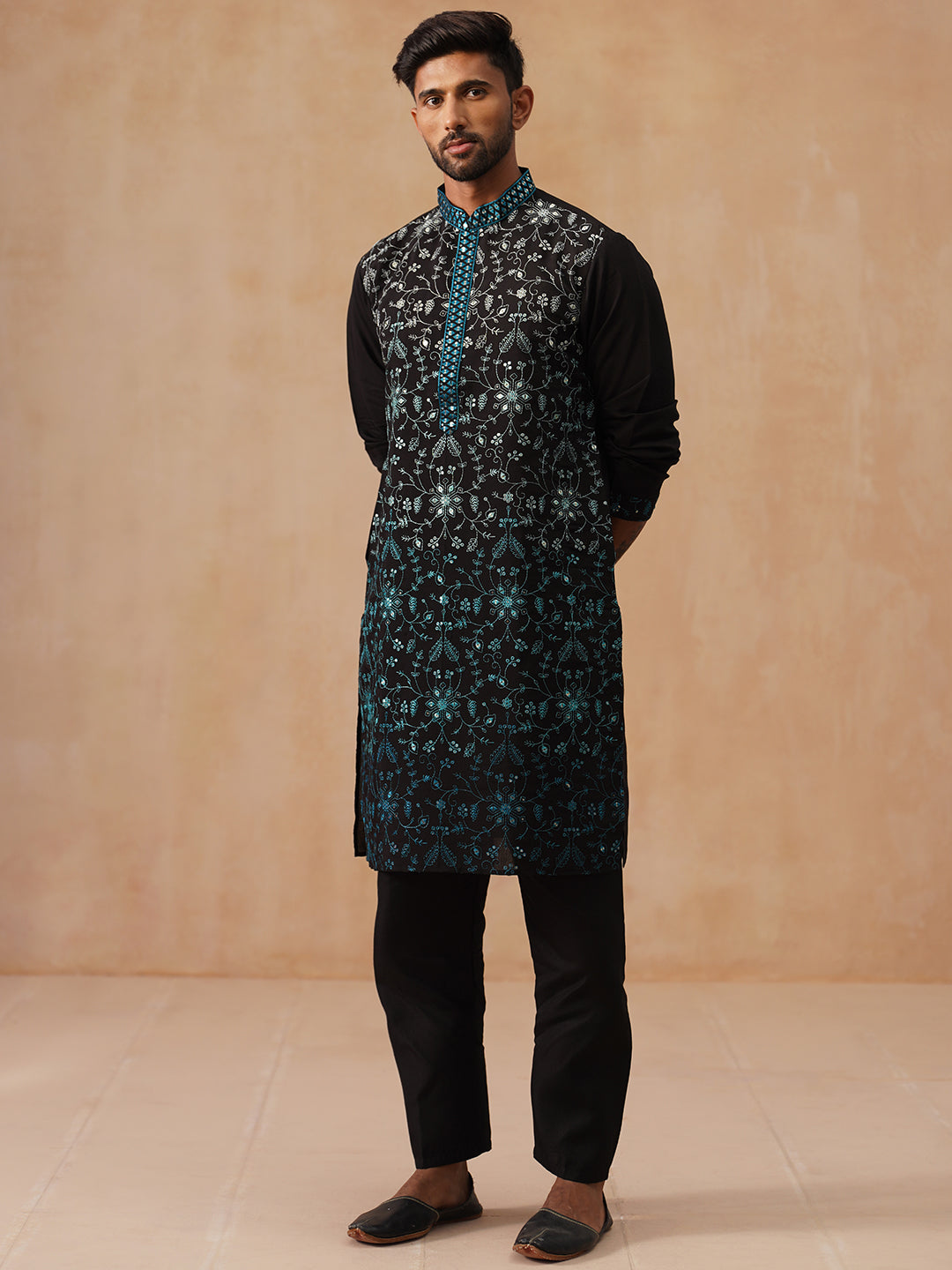Men’S Silk Blend Embroidered Kurta Pyjama Set