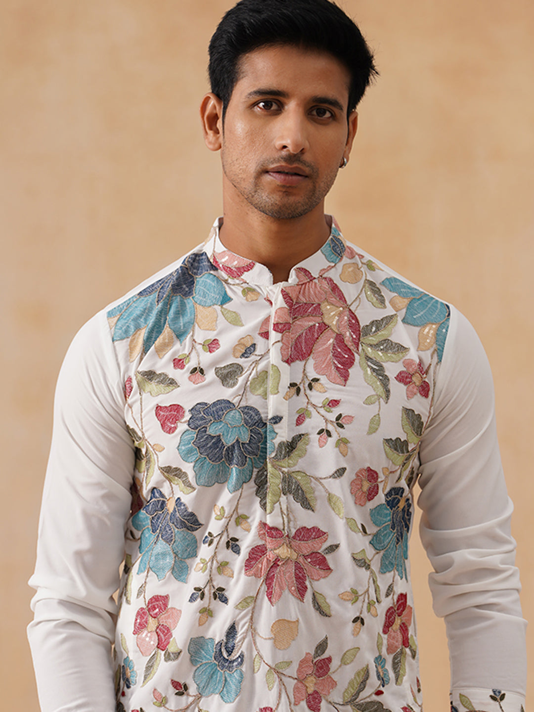 White Embroidered Kurta Set With Sequins &amp; Zari Work