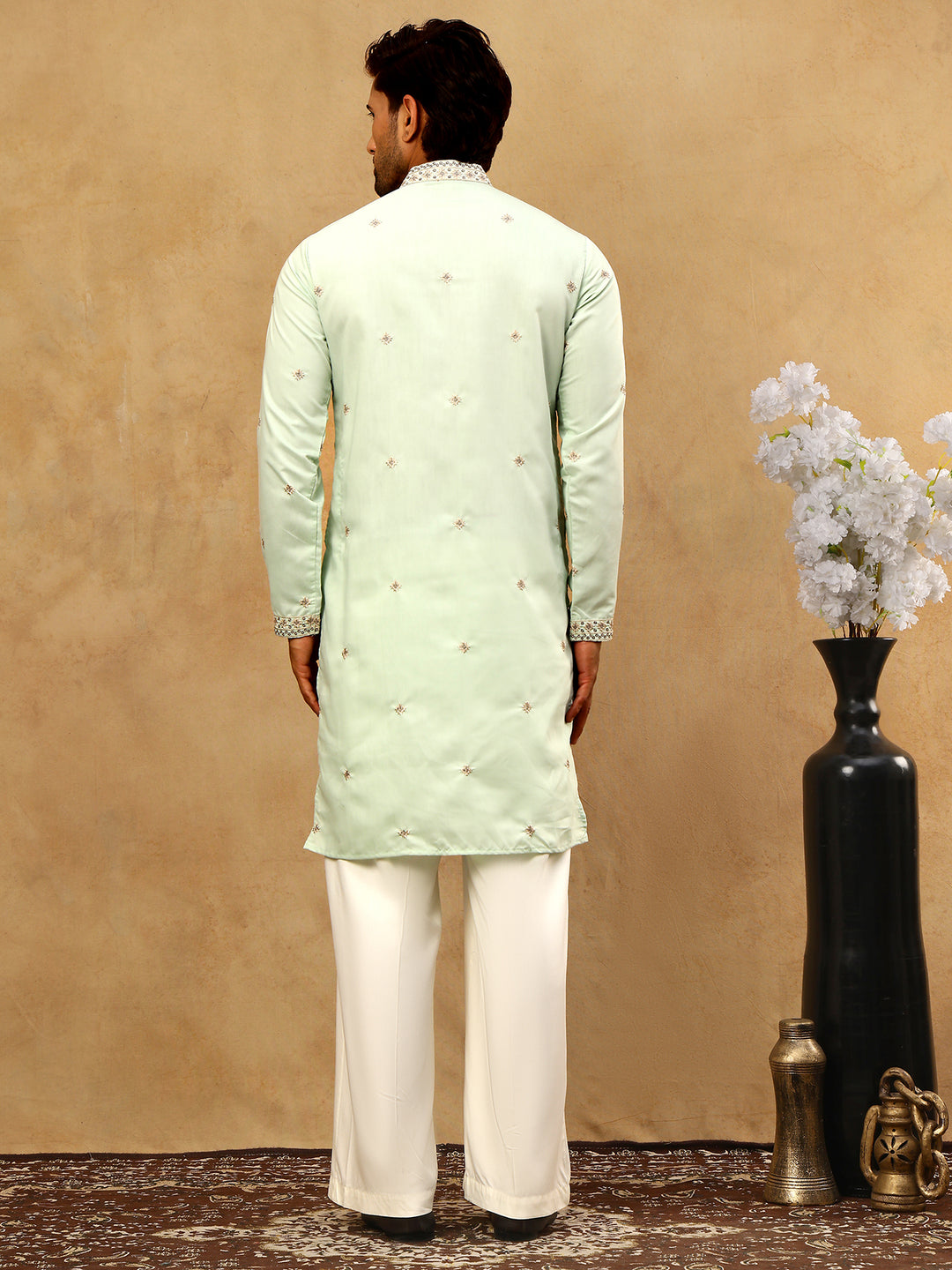 Men’S Silk Blend Embroidered Kurta Pyjama Set