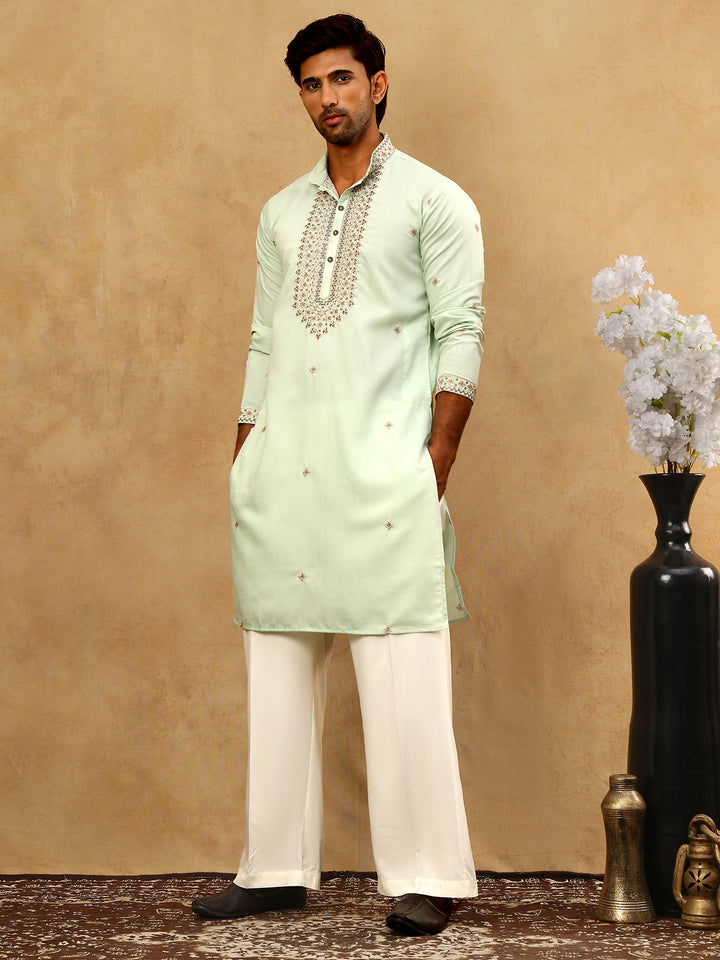 Men’S Silk Blend Embroidered Kurta Pyjama Set