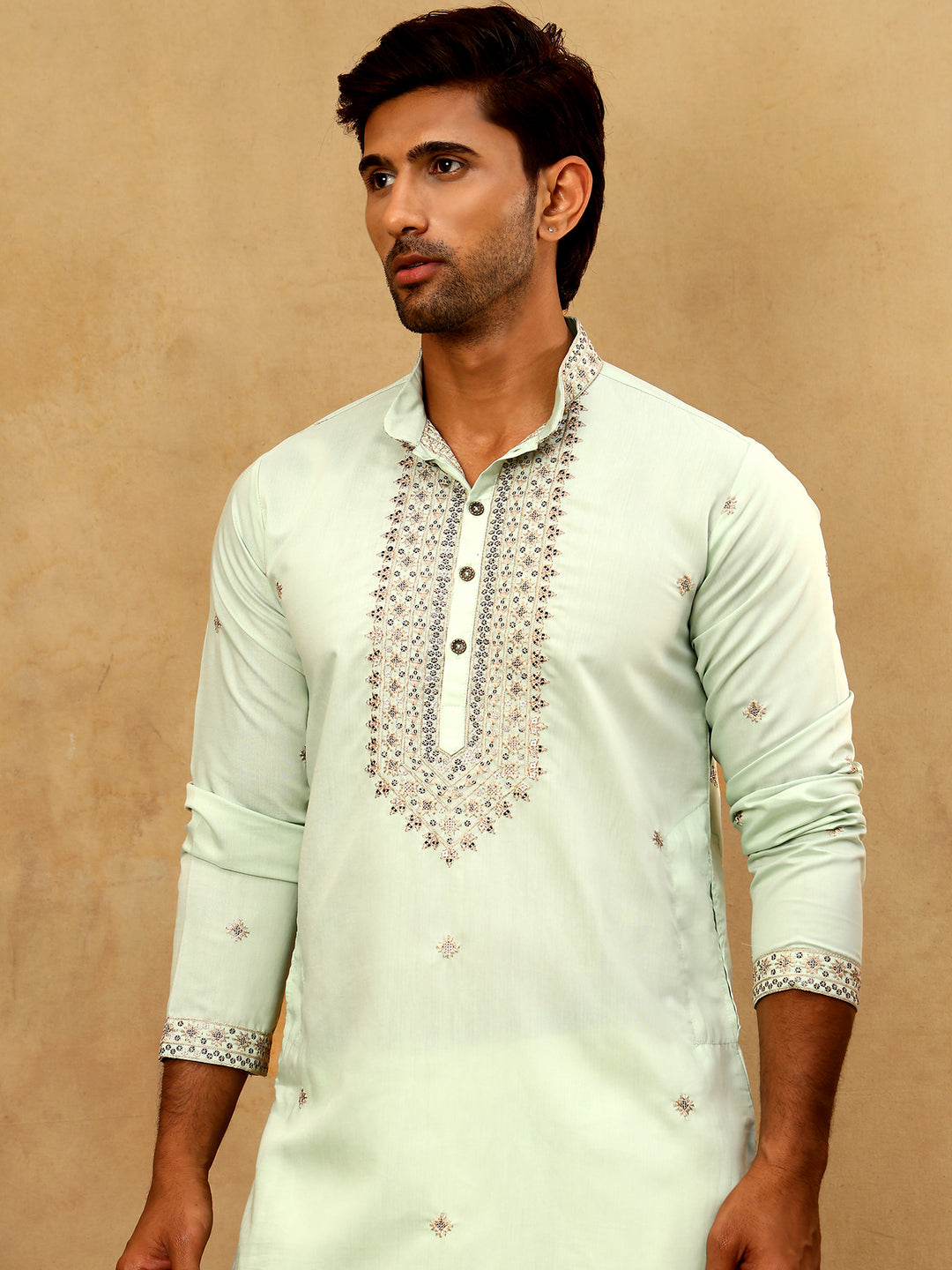 Men’S Silk Blend Embroidered Kurta Pyjama Set
