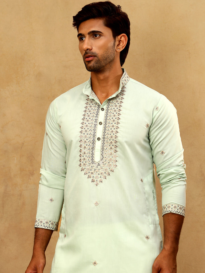 Men’S Silk Blend Embroidered Kurta Pyjama Set