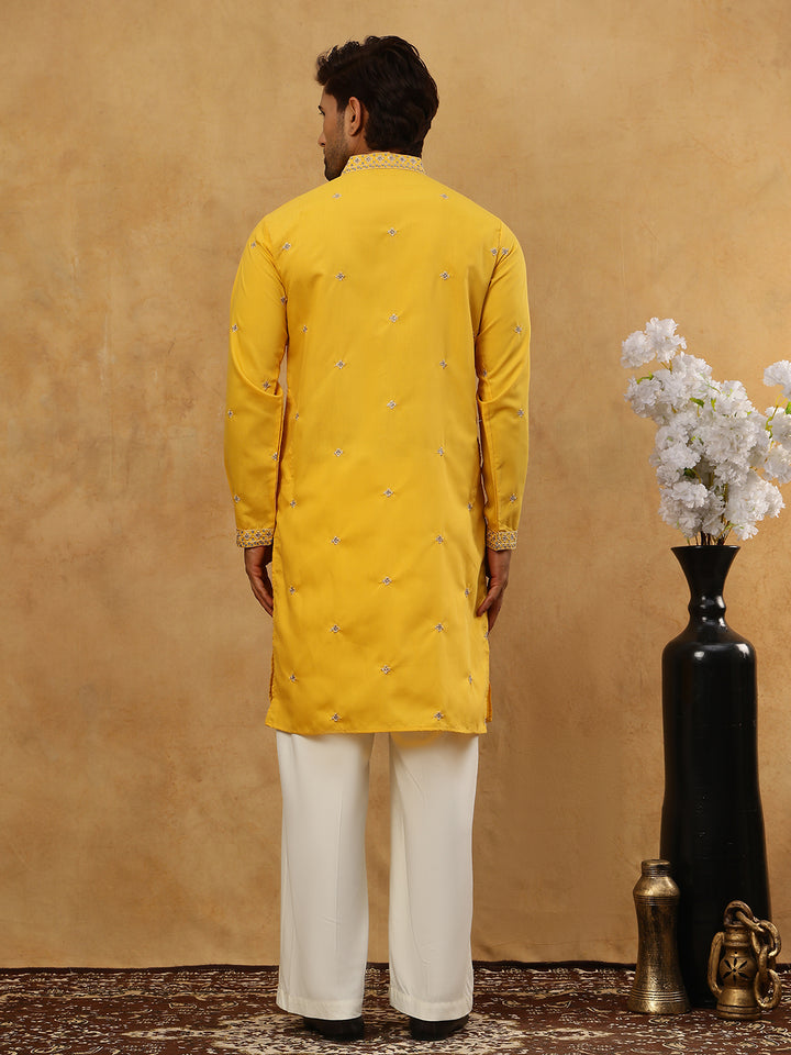 Men’S Silk Blend Embroidered Kurta Pyjama Set