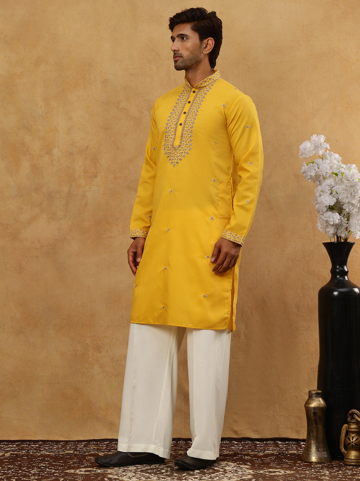 Men’S Silk Blend Embroidered Kurta Pyjama Set
